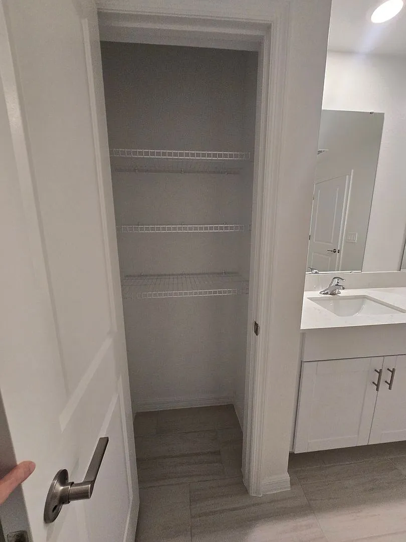 Beautiful 4 bedroom 2 bath — Photo 3