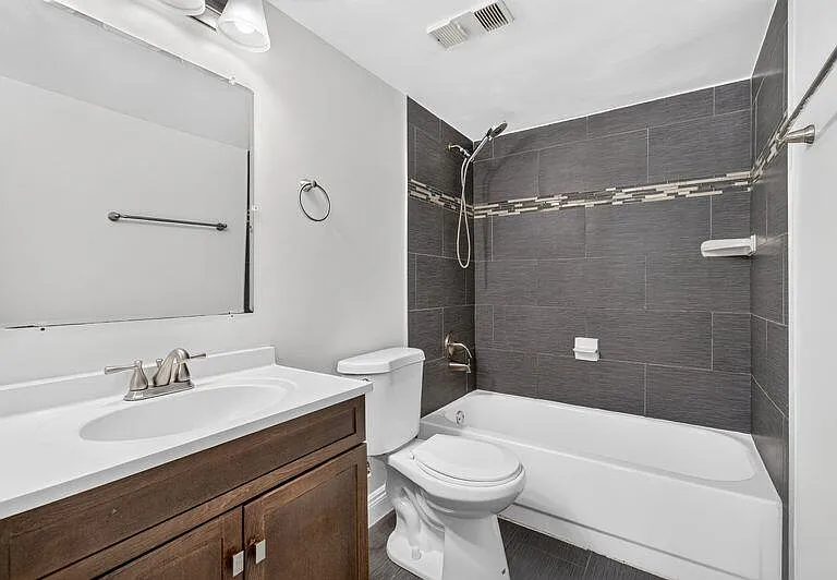 706 Executive Center Dr #23 — Photo 16