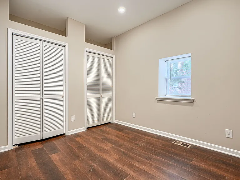 446 N Linwood Ave #1 — Photo 8
