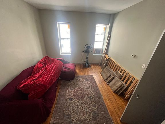 5th image of 1564 Lincoln Pl #1F