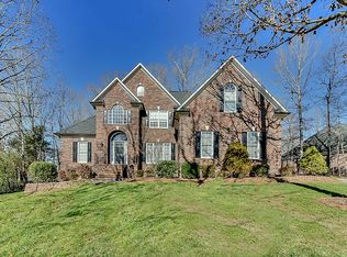 6361 Fox Chase Dr, Davidson, NC 28036