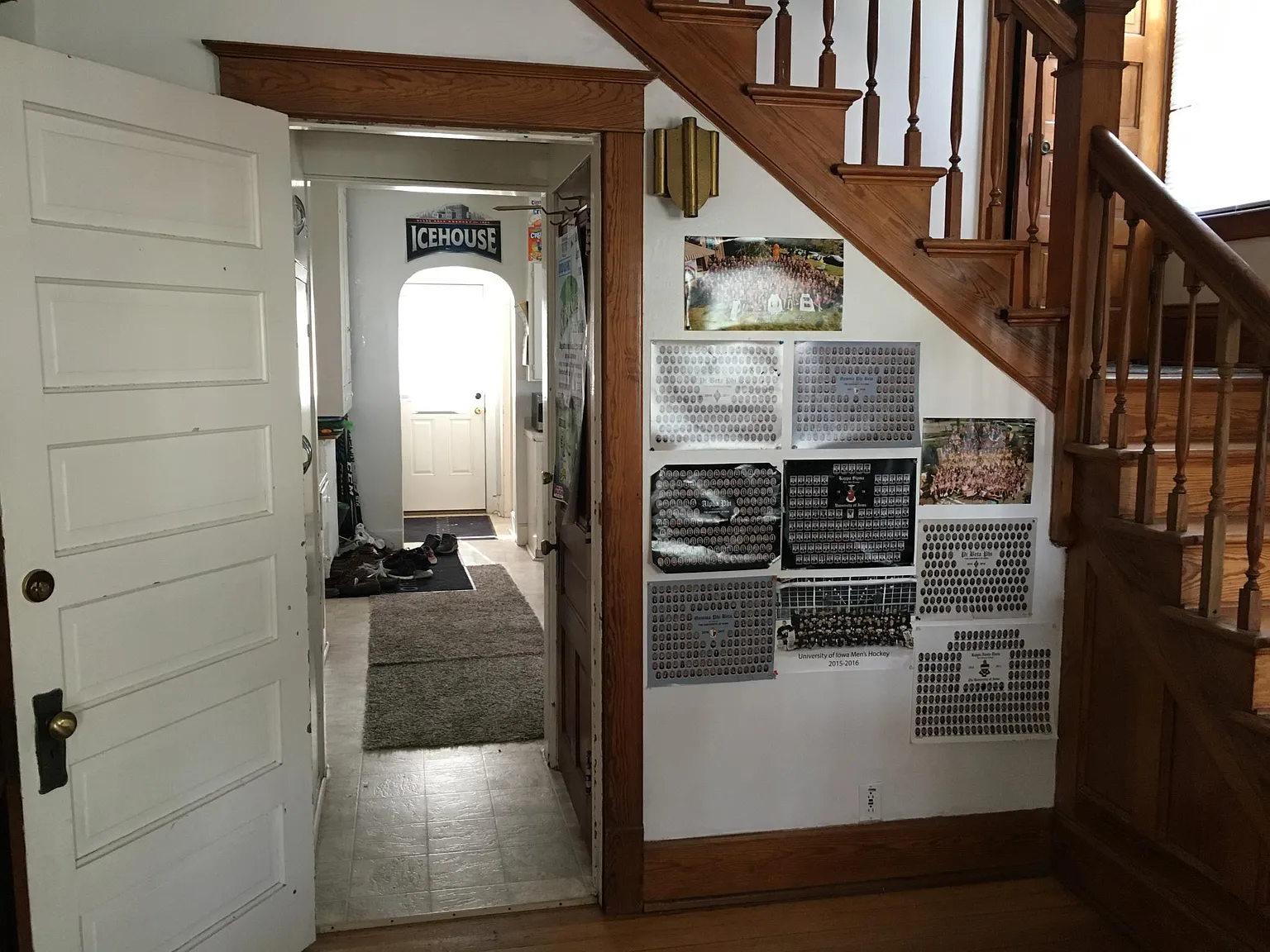 5 bed, 2.5 bath, 2300 sqft, $3,500 — Photo 2