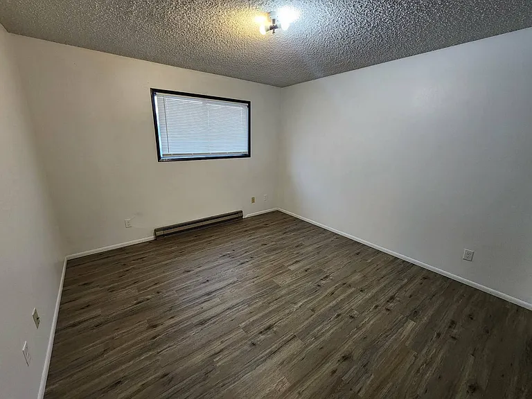 1206 E 3rd St #3 — Photo 6