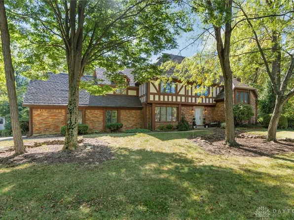 2782 Cricket Woods Dr, Dayton, OH 45414