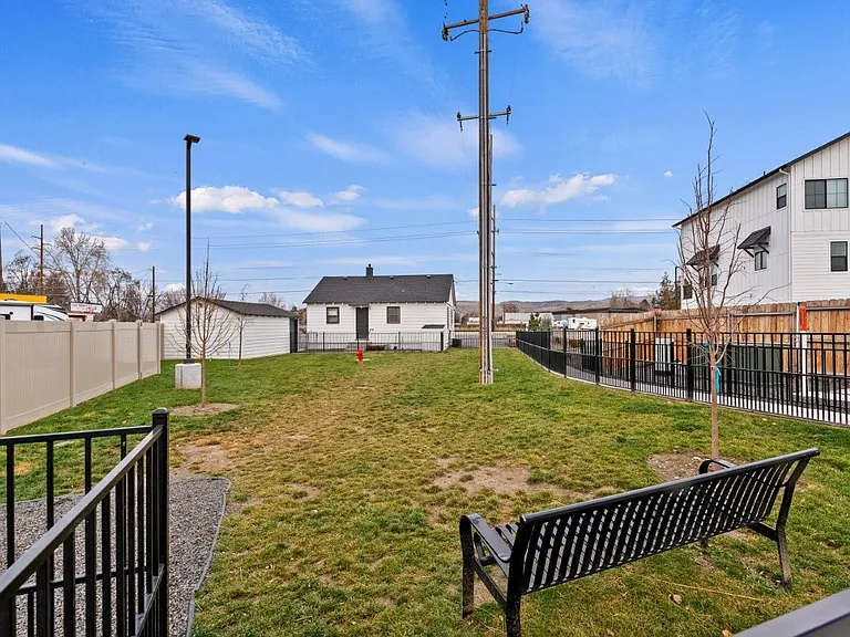 Alpine Landing Townhomes — Photo 23