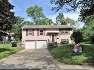 8805 W 88th St, Overland Park, KS 66212