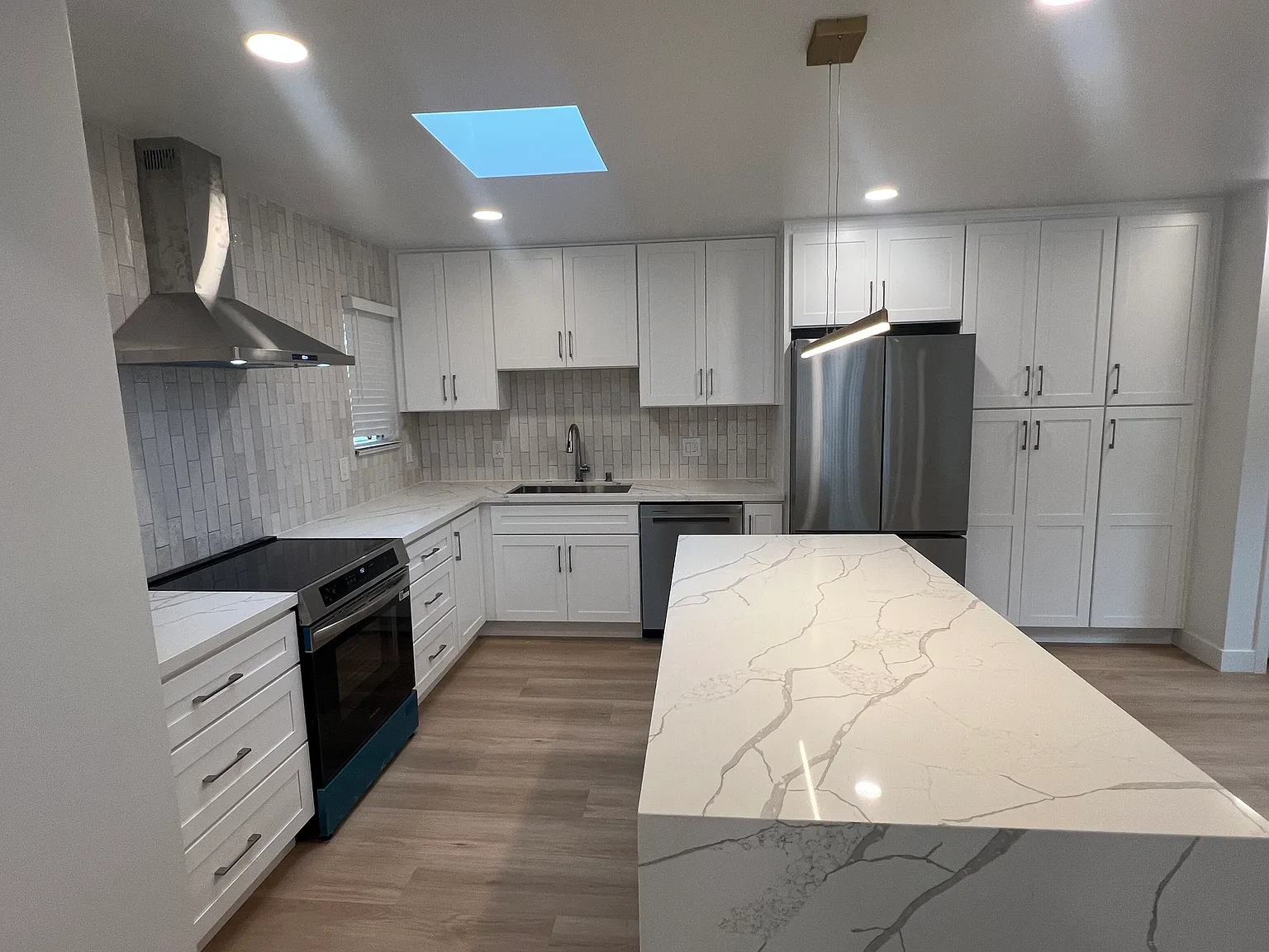 3 bed, 1148 sqft, $3,950 — Photo 4