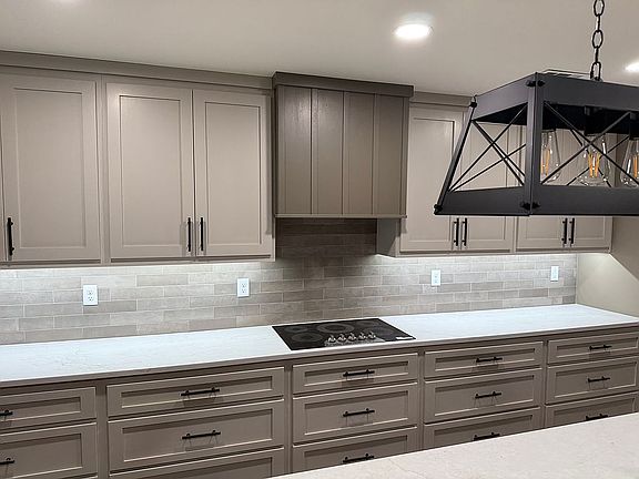 Kit backsplash/cabinets