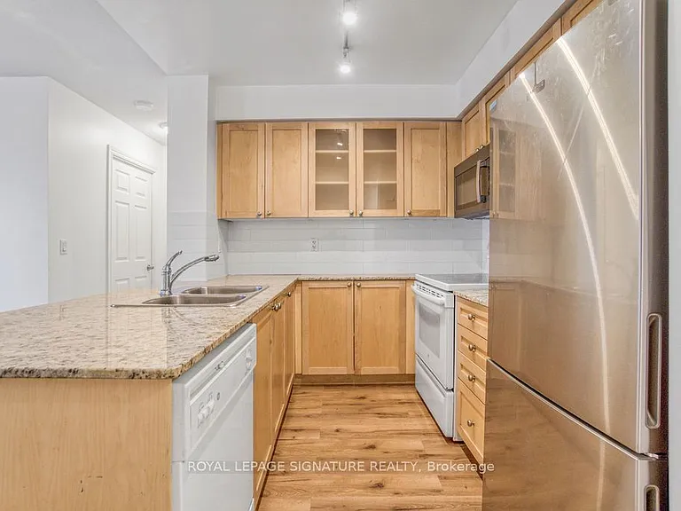 761 Bay St #1914 — Photo 22