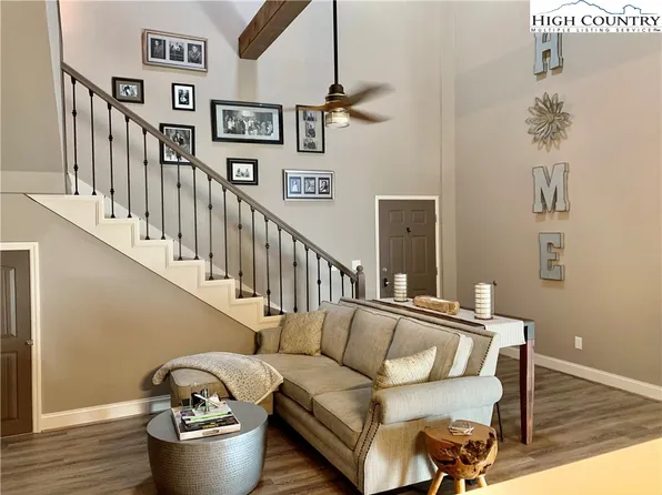 215 S Jefferson Avenue #203, West Jefferson, NC 27984