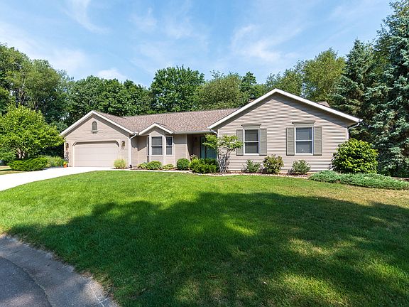 2nd image of 3902 Wedgwood Dr