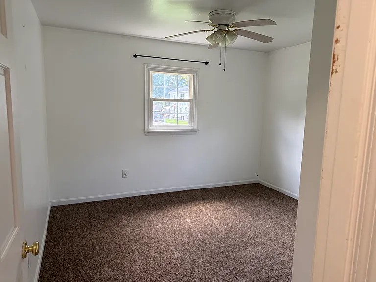 1115 Carolina Ave — Photo 6