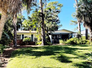 902 SE Ocean Ave, Stuart, FL 34996