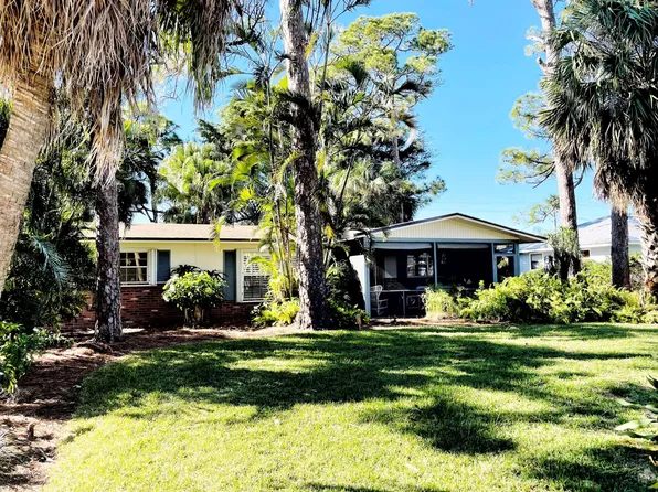 902 SE Ocean Avenue, Stuart, FL 34996