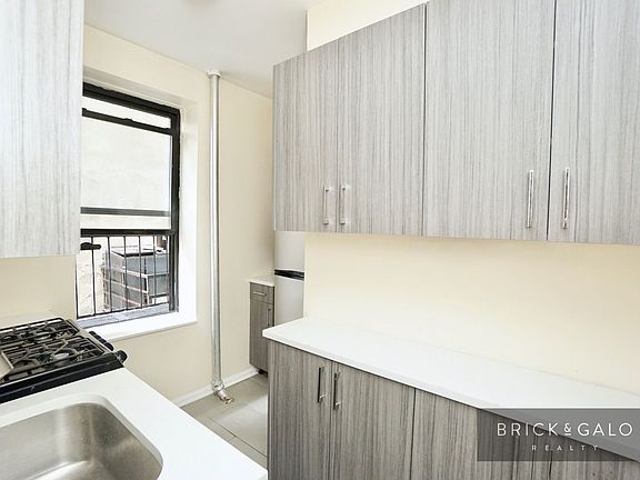3rd image of 124 E 107th St #1