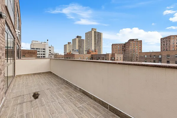 Rented by MNS | media 6