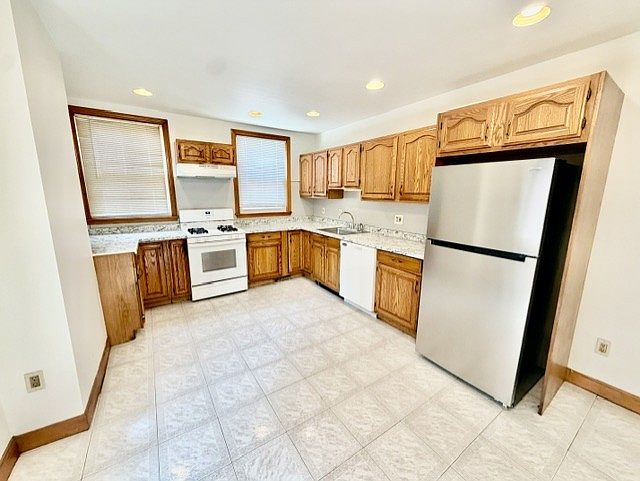 1st image of 7 Parmenter St #1