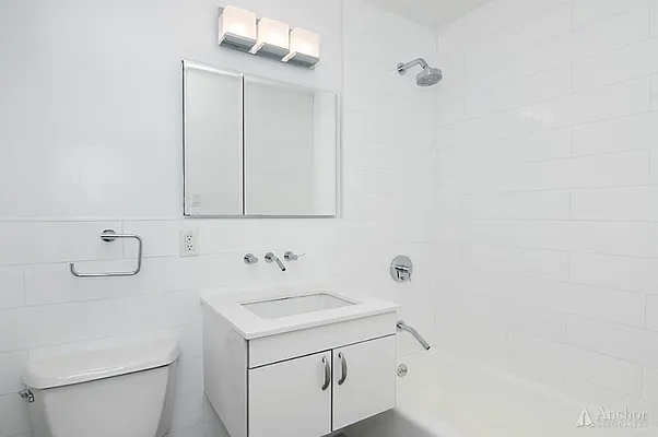 Rented by Chase Global M Realty LLC | media 14