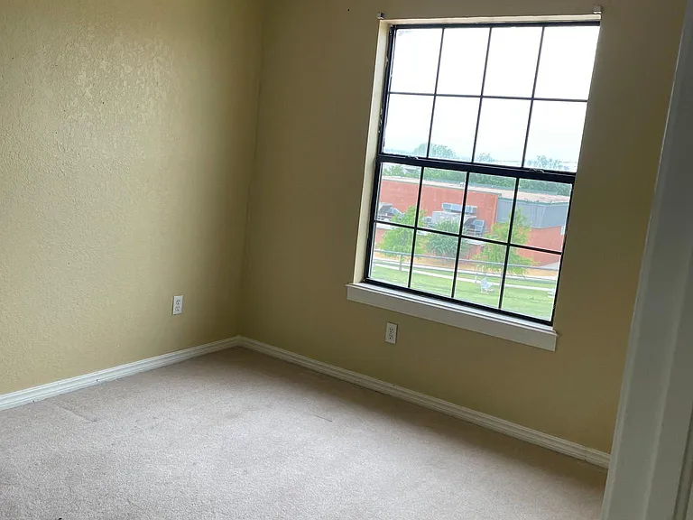 818 N Lee Ave — Photo 24