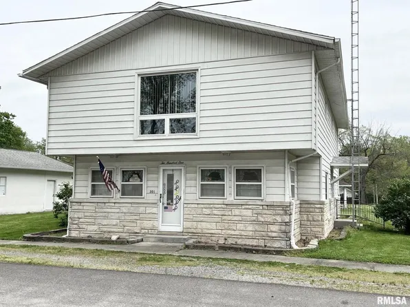 201 E Board St, Elkville, IL 62932