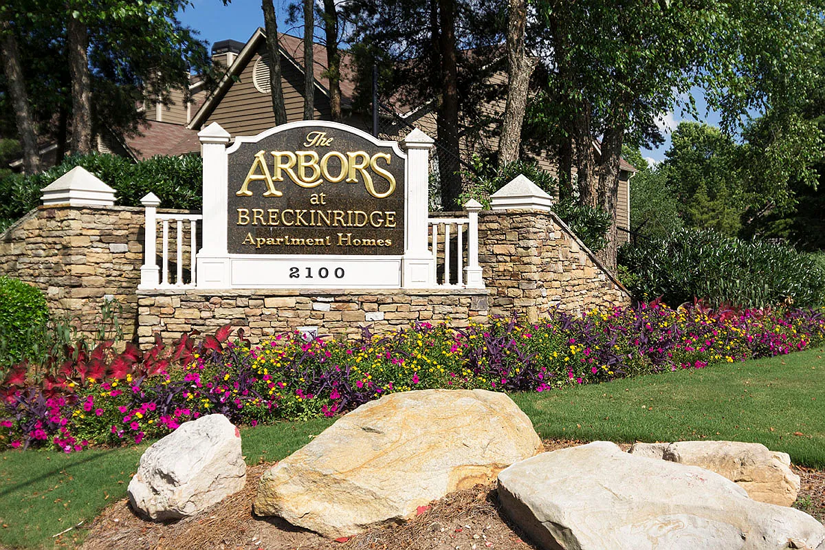 The Arbors at Breckinridge Apartment Homes — Photo 4