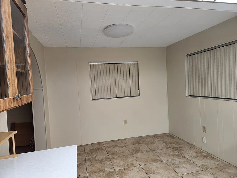 10511 Azalea Park Dr N — Photo 5