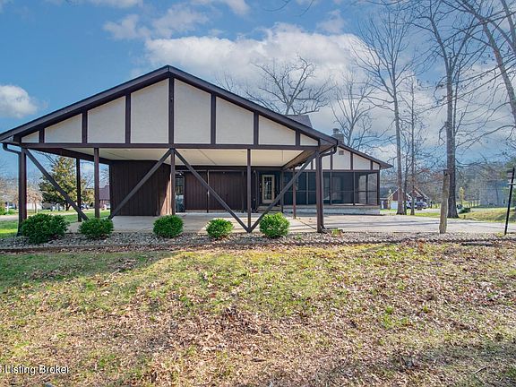 4th image of 697 Saint Andrews Rd