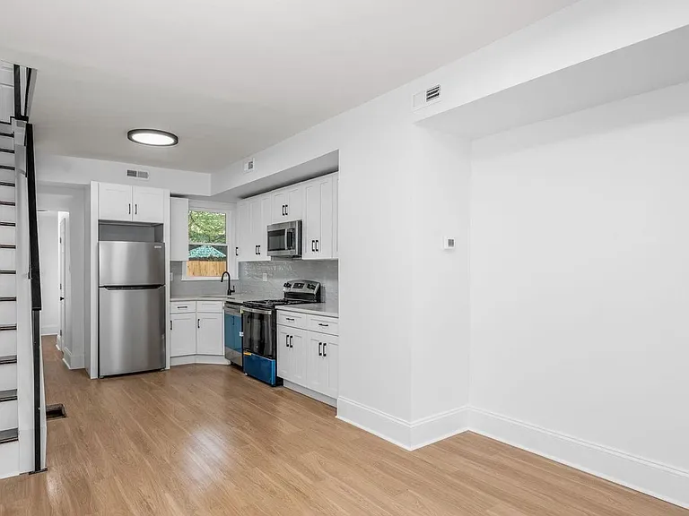 2042 E Somerset St — Photo 4