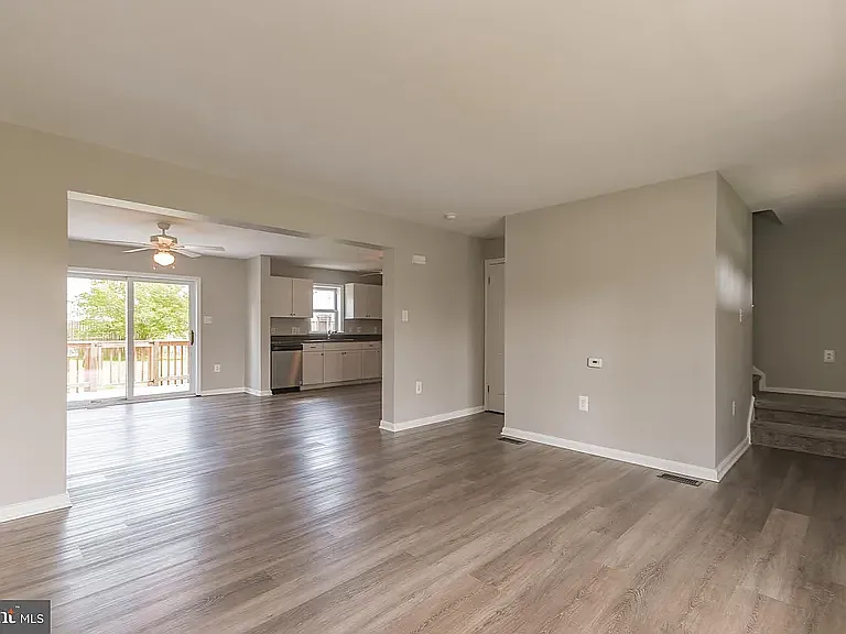 1501 Echo St — Photo 5