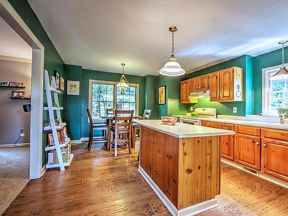 5th image of 2405 Ramblewood Dr