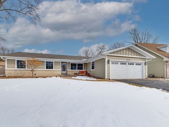 1149 Carlisle Ave, Elk Grove Village, IL 60007
