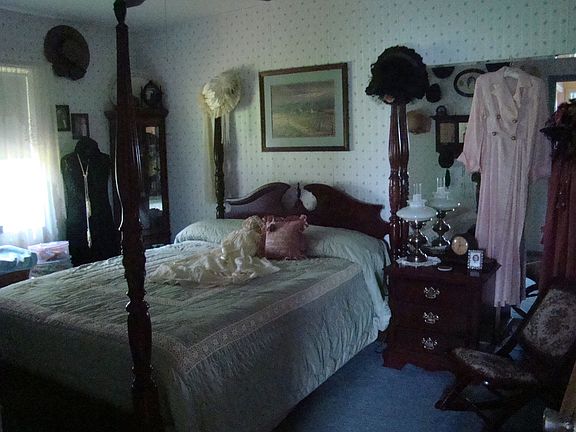 3rd image of 7200 Venetian Way