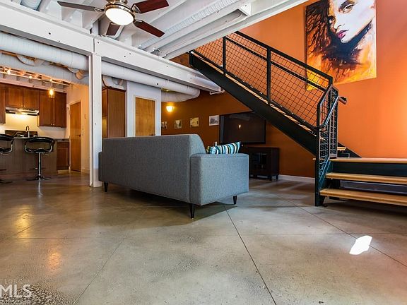 Industrial materials predominate