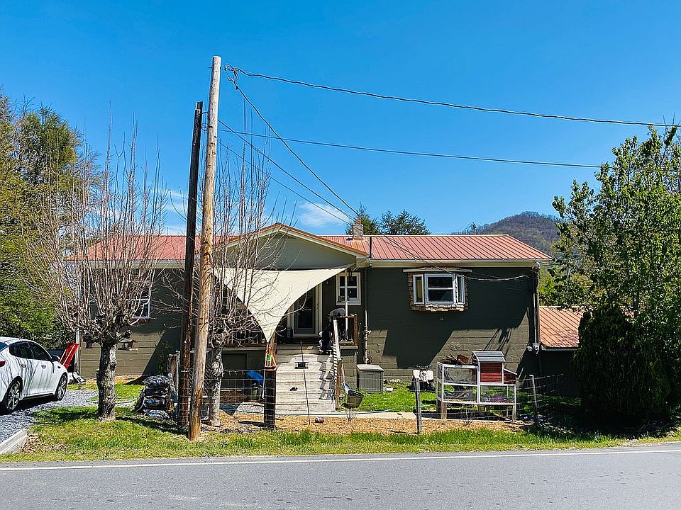 2nd image of 1400 Lake Logan Rd