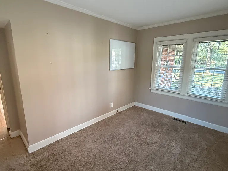 2629 E Broad St — Photo 50