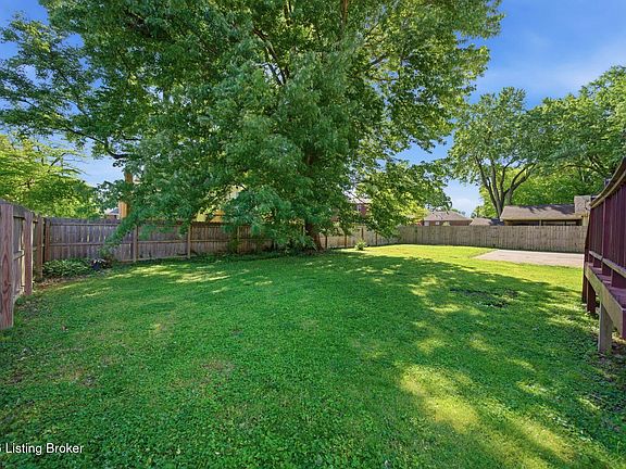 3rd image of 3405 Hastings Cir