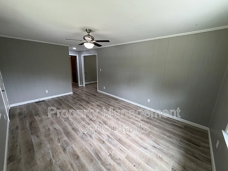 425 Bainbridge Loop — Photo 4