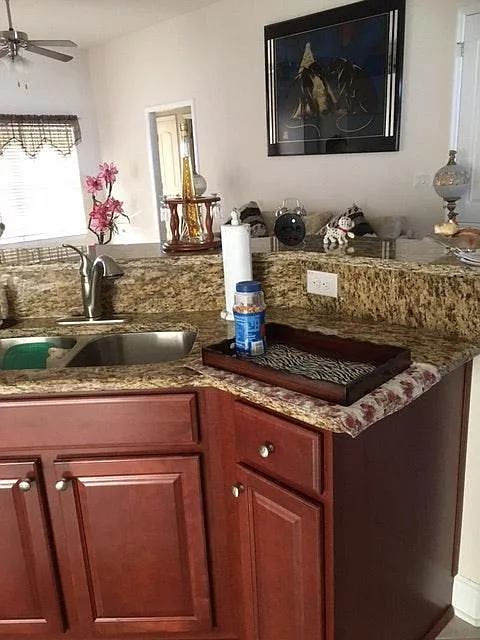 4 bed, 1827 sqft, $2,700 — Photo 3
