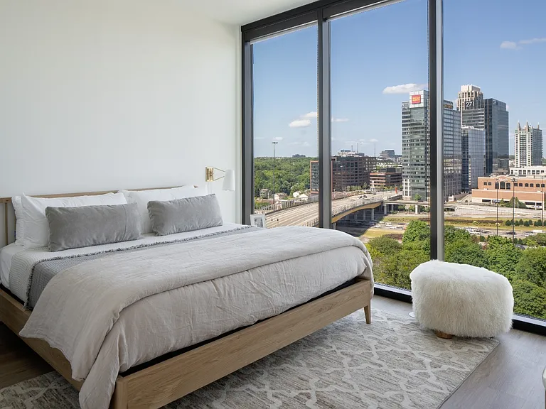 Emmi Midtown — Photo 18