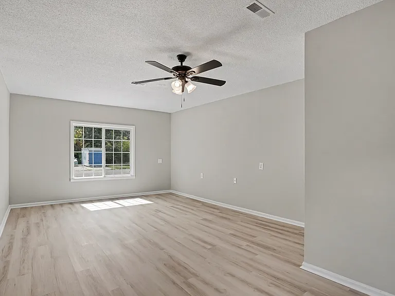 522 Temple Rd — Photo 15