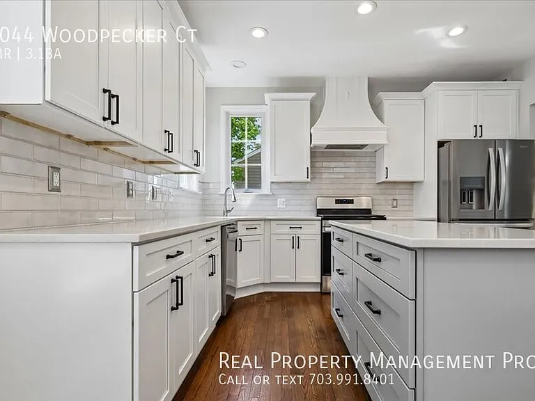 9044 Woodpecker Ct — Photo 12