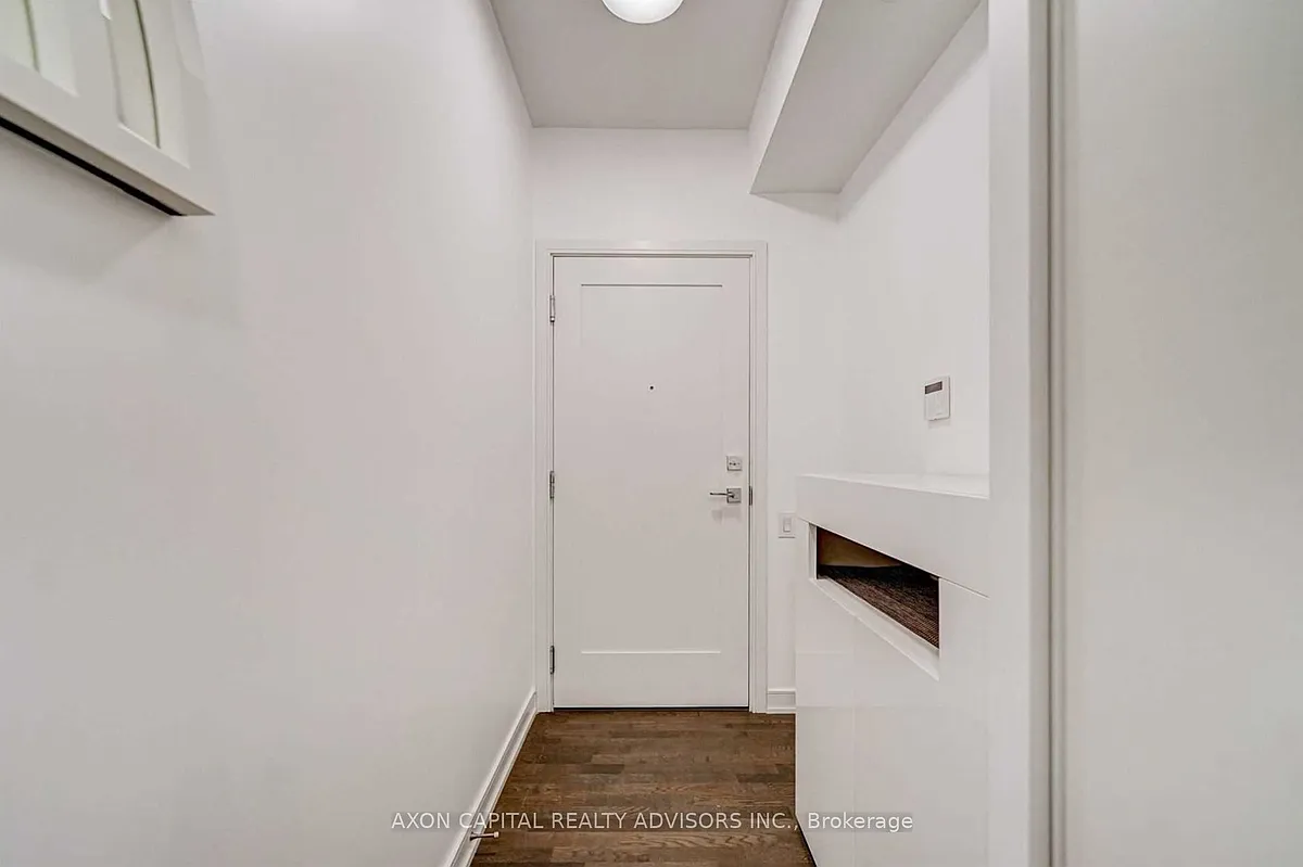 Photo 1 of 22 - 57 Saint Joseph St #1810 - Toronto, ON Primary Photo - 57 Saint Joseph St #1810