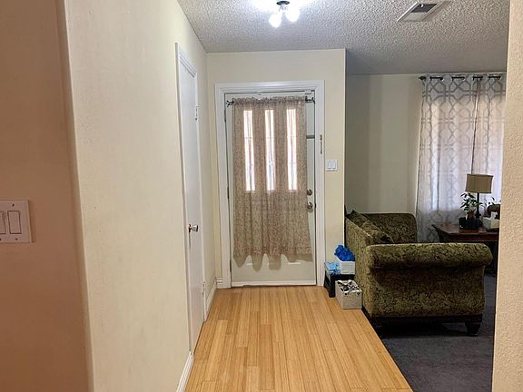 4th image of 2060 Amberwood Ct