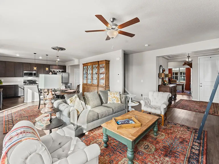 5204 Roundhouse Dr — Photo 5