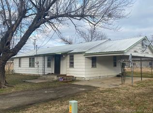 100 S M St, Quinton, OK 74561