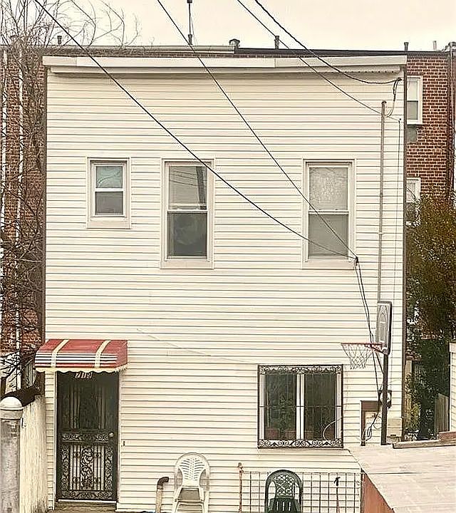 1st image of 719 E 83rd St