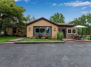 5721 Broadway St, Lancaster, NY 14086