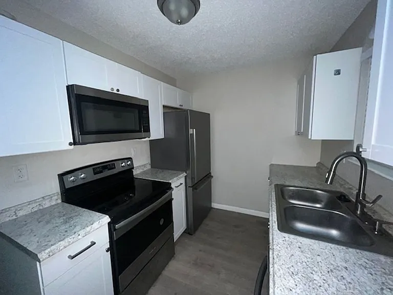 2506 Hidden Valley Dr — Photo 7