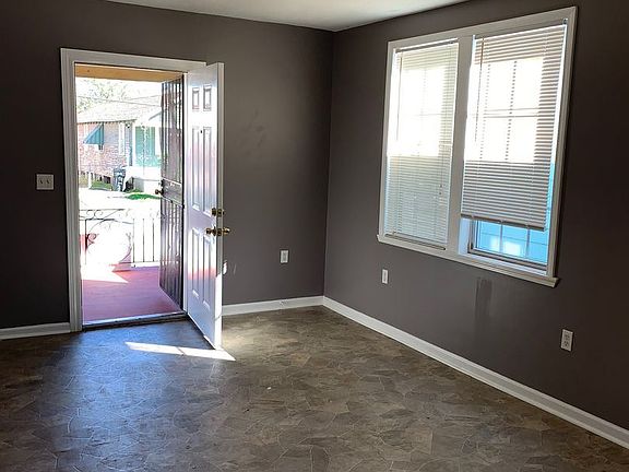 2nd image of 8434 Oleander St