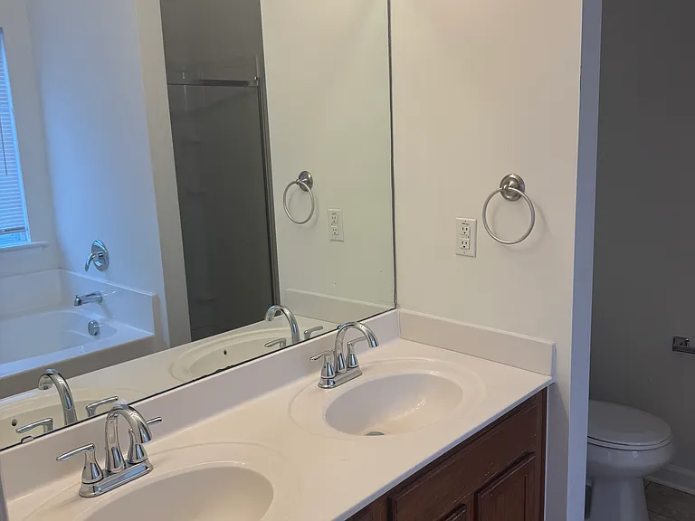2538 Crescent Forest Dr — Photo 9